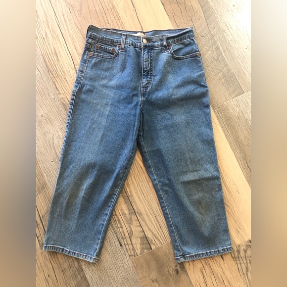 Levi's Denim - Perfectly Slimming Levi’s Cropped Denim Jeans 12
